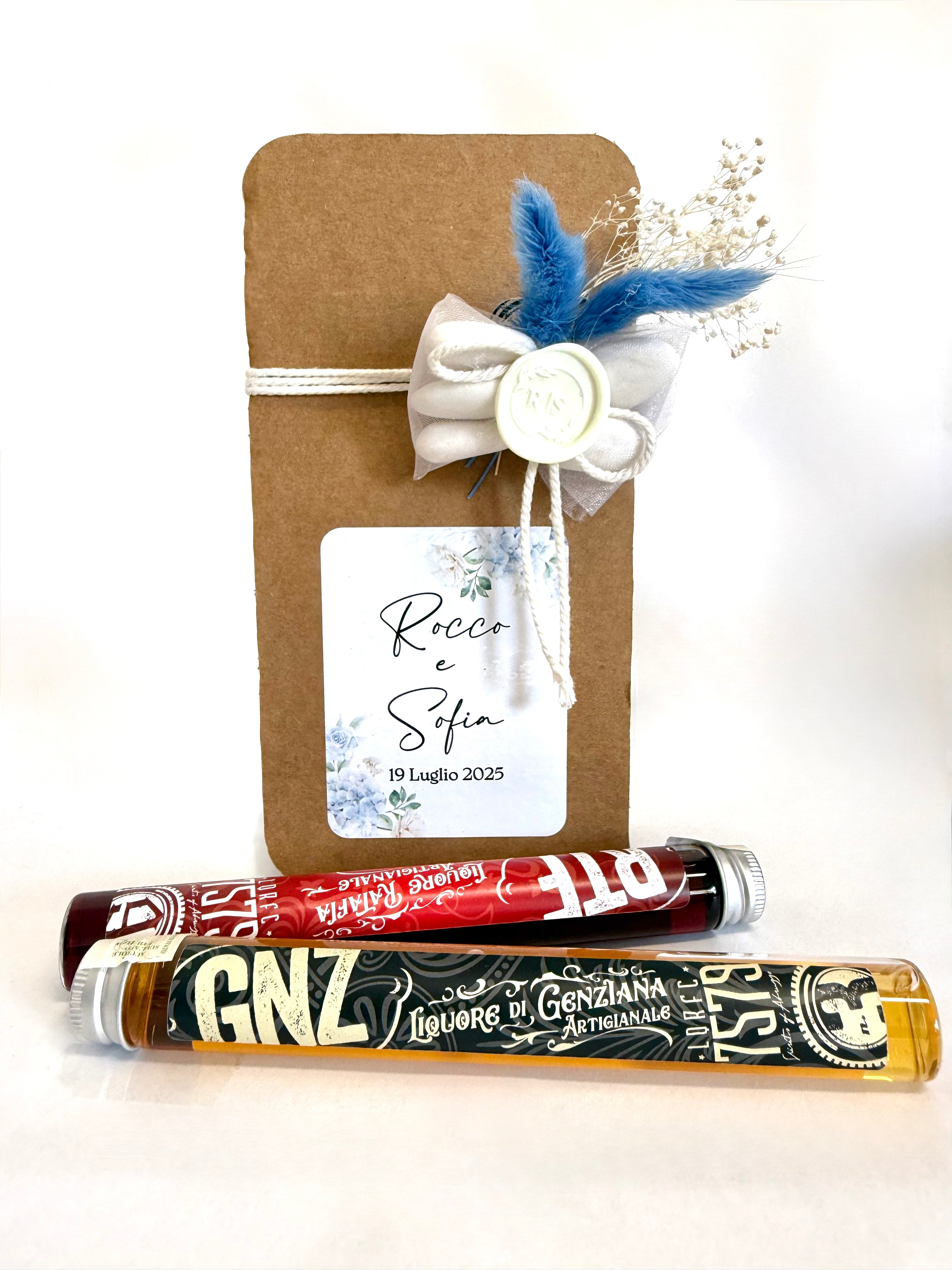 Bomboniera scatola eco-cartone con tris di liquorini artigianali abruzzesi 4cl, confetti e timbro ceralacca personalizzato