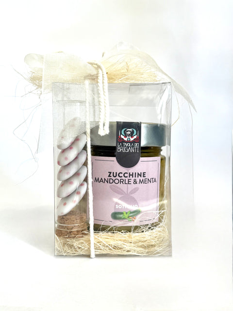 Bomboniera vasetto in vetro 200g zucchine, mandorla e menta sott’olio in scatola pvc con confetti in provetta di vetro