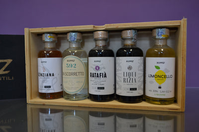 Scatola in legno con liquori artigianali Scuppoz